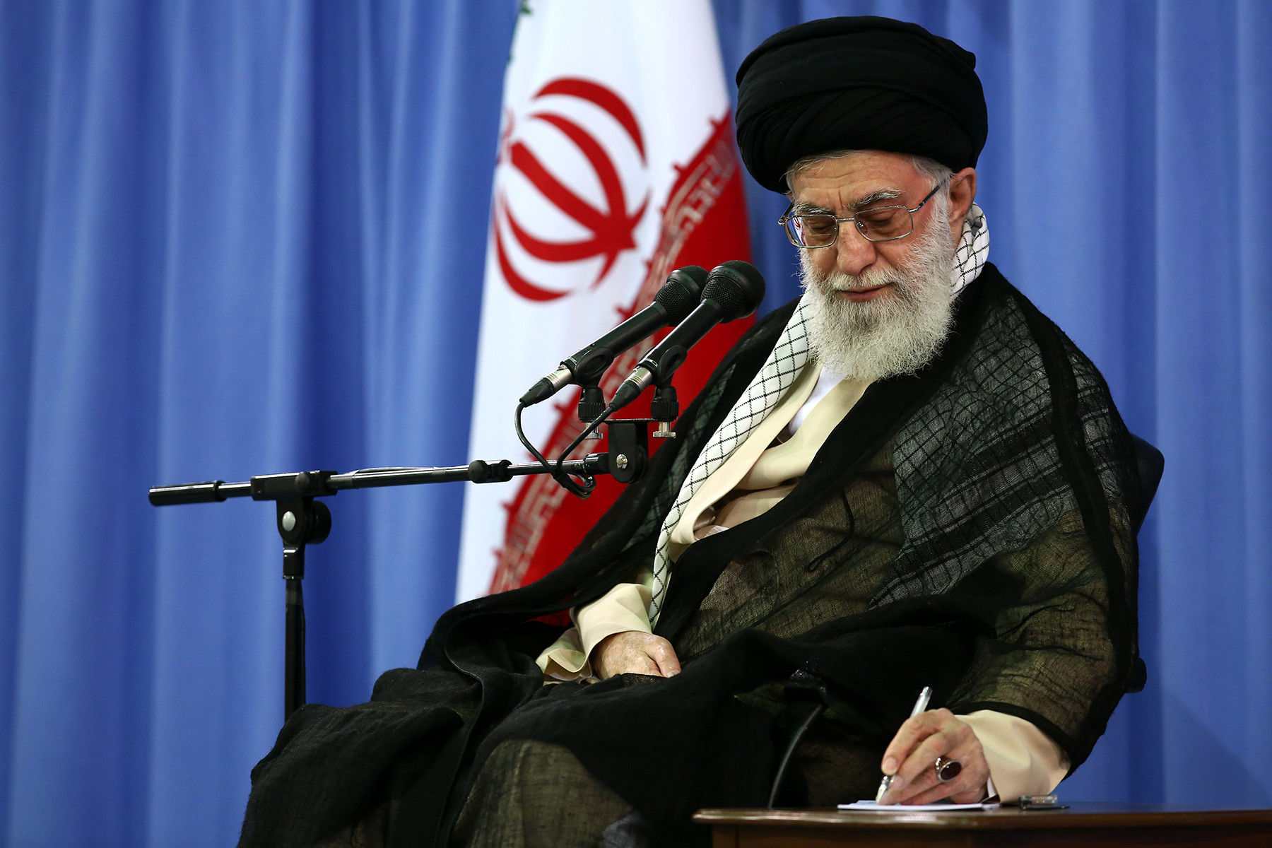Imam Khamenei: Israel to regret attacking Iran's consulate building
