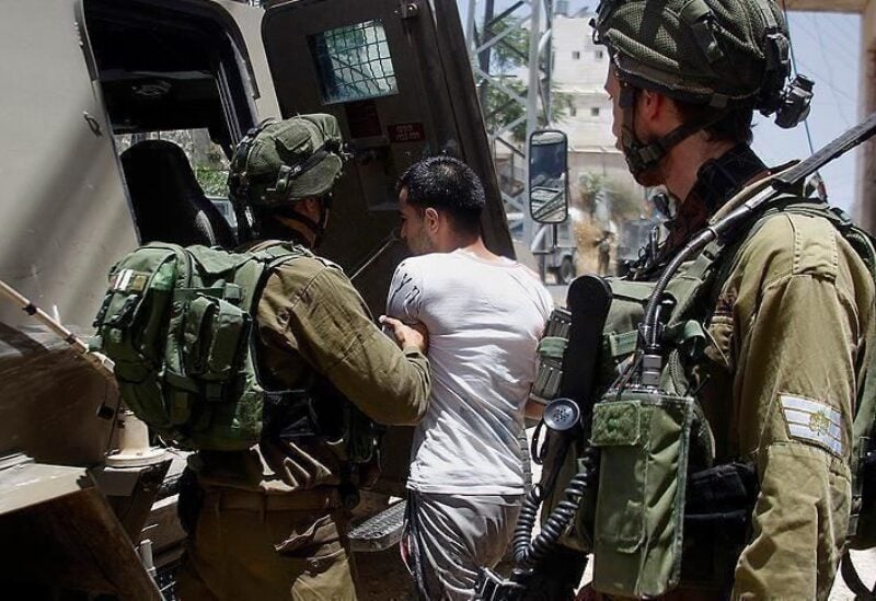 IOF arrests 30 more Palestinians in West Bank, bringing number of prisoners to 8,340