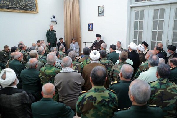 Imam Khamenei receives commanders of armed forces