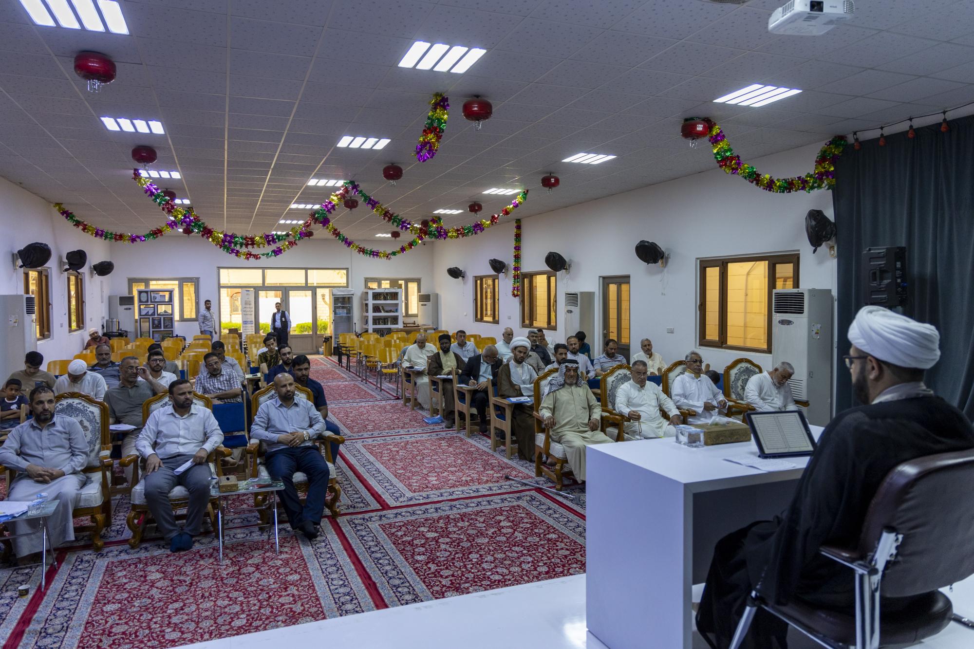 العتبة العباسية تقيم دورة متخصصة بمشروع التعليم القرآني المستمر+(صور)