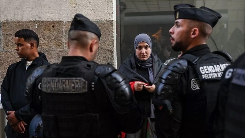 Demonstrasi Menentang Rasisme dan Islamofobia Pecah di Paris
