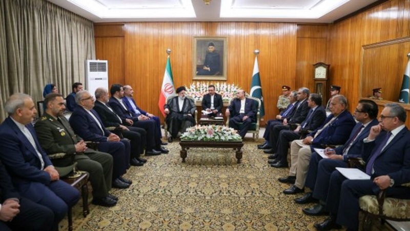 Raisi Tegaskan Iran-Pakistan Menggunakan Kapasitas Perbatasan Bersama