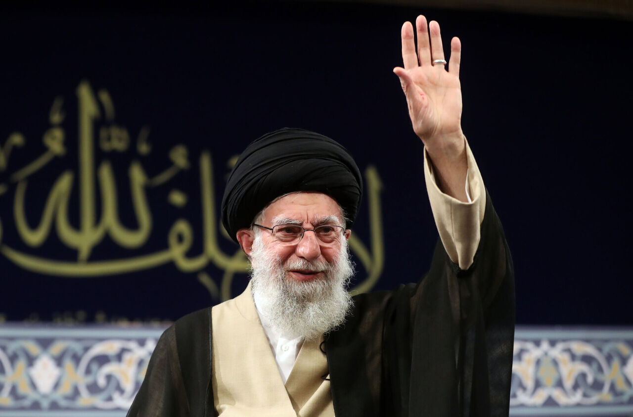 قائد الثورة الاسلامية يستقبل الاربعاء حشدا عماليا من انحاء البلاد