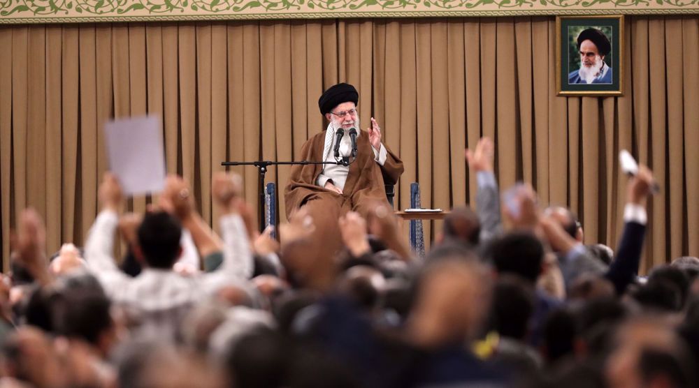 Imam Khamenei: Iran’s progress in arms sector example of turning sanctions, hostilities into opportunity 