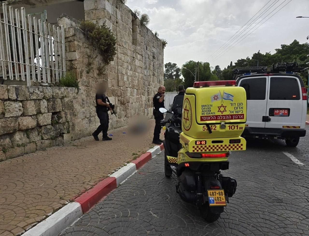 Israeli terrorist police kill Palestinian young man after alleged stabbing incident