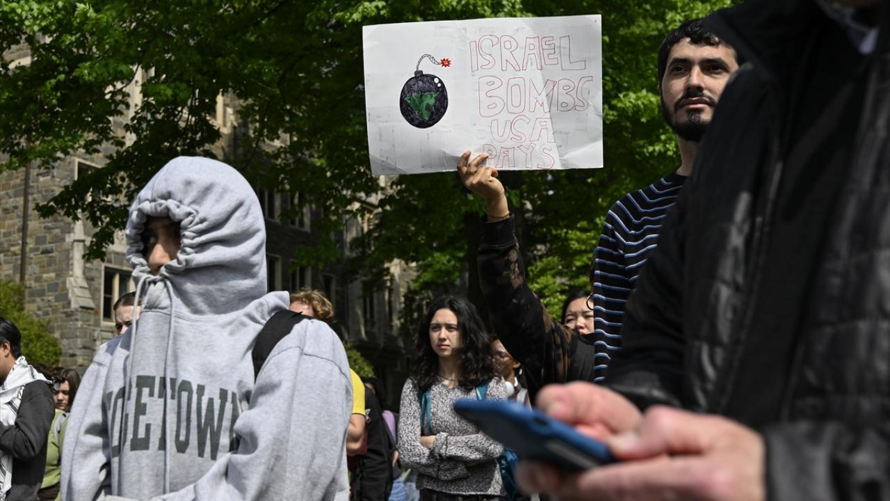 Gambar: Berita Demonstrasi penyokong Palestin di Universiti Georgetown di Washington DC