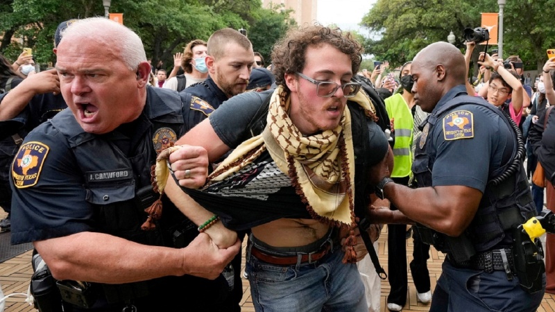 Gaza, proteste degli studenti dagli Usa all'Europa: Scontri anche a Roma, Berlino e Parigi
