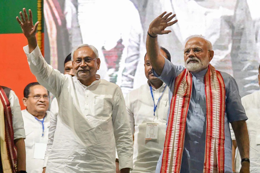 प्रधानमंत्री मोदी के मंच से मुसलमानों को नीतीश की चेतावनी