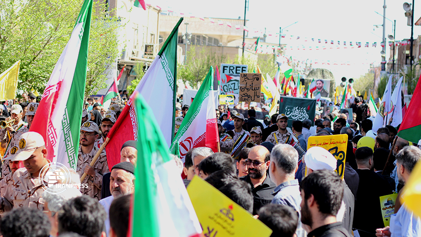 People in Qom marks International Quds Day