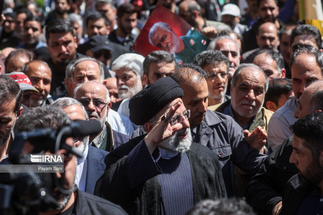 Iranian officials attend Quds Day rallies in Tehran