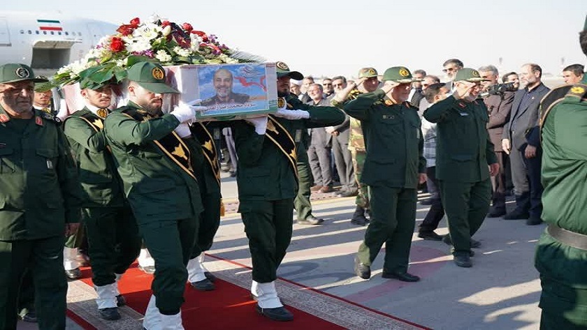 Iranian in Isfahan bid farewell to martyred commanders