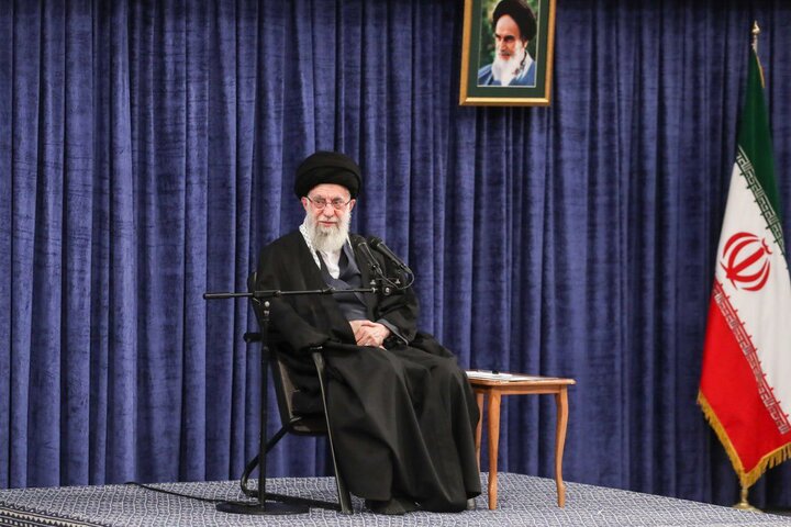 ڕێبەری باڵای ئێران پێشنوێژی جەژنی ڕەمەزان لە تاران
