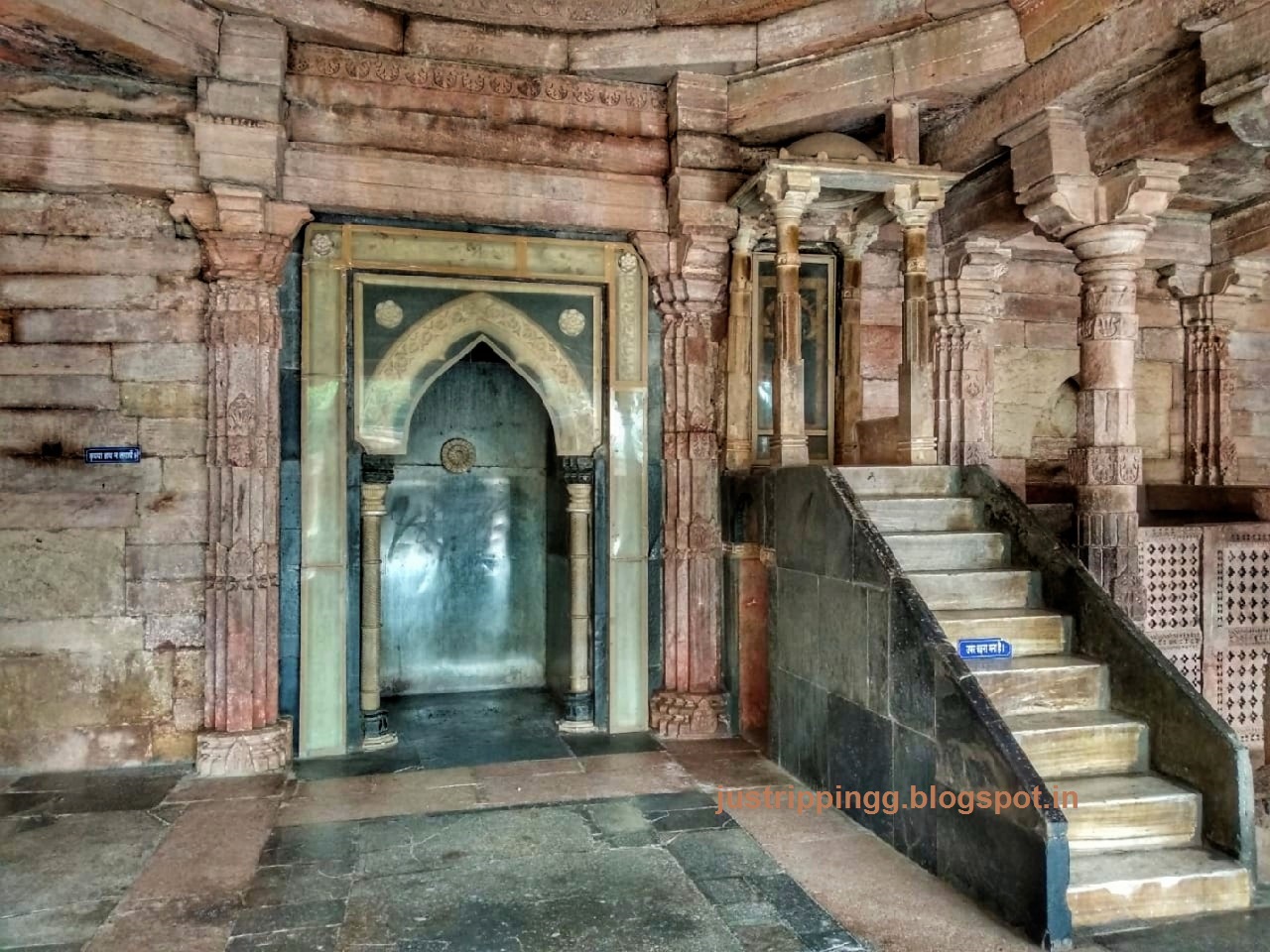 कमाल मौला मस्जिद का सर्वे जारी, हिंदू पक्ष के दावे को मुस्लिम पक्ष ने नकारा