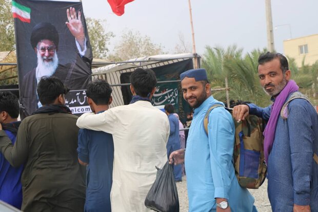 ايران تستقبل زوار الاربعين الباكستانيين عبر منافذها الحدودیة