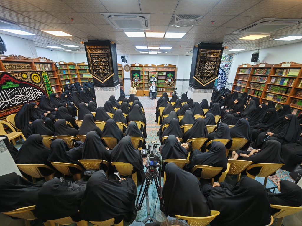 آية الله اليعقوبي: المرأة تتمكن أن تصبح أسوة حسنة للرجال والنساء معا