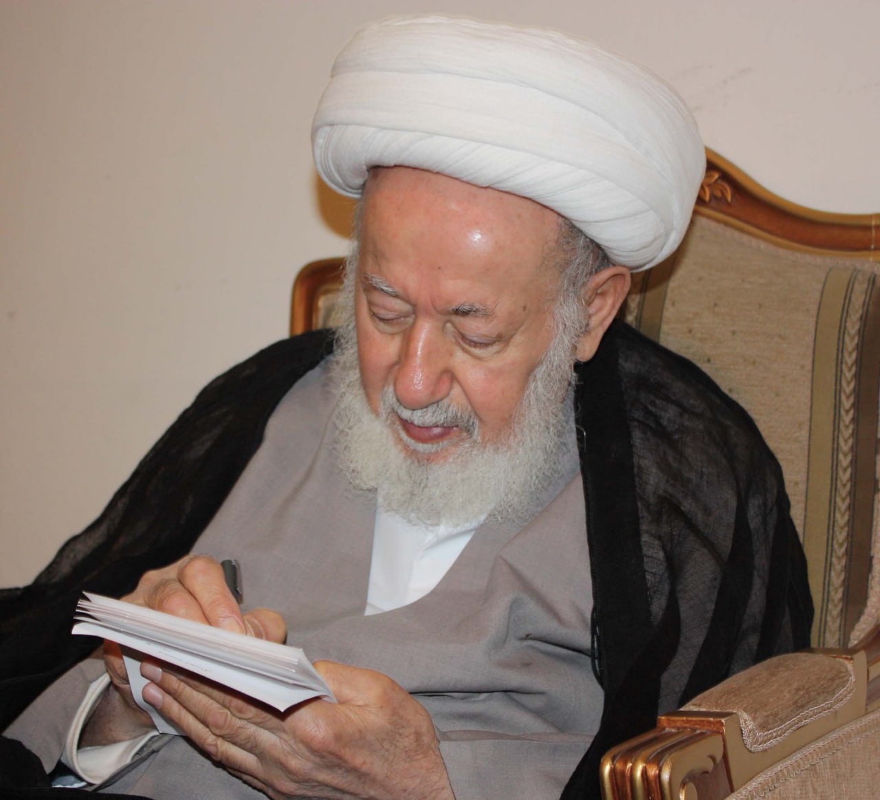 Prominent Lebanese Shiite scholars Allameh Sheikh "Hasan Tarad" passes away