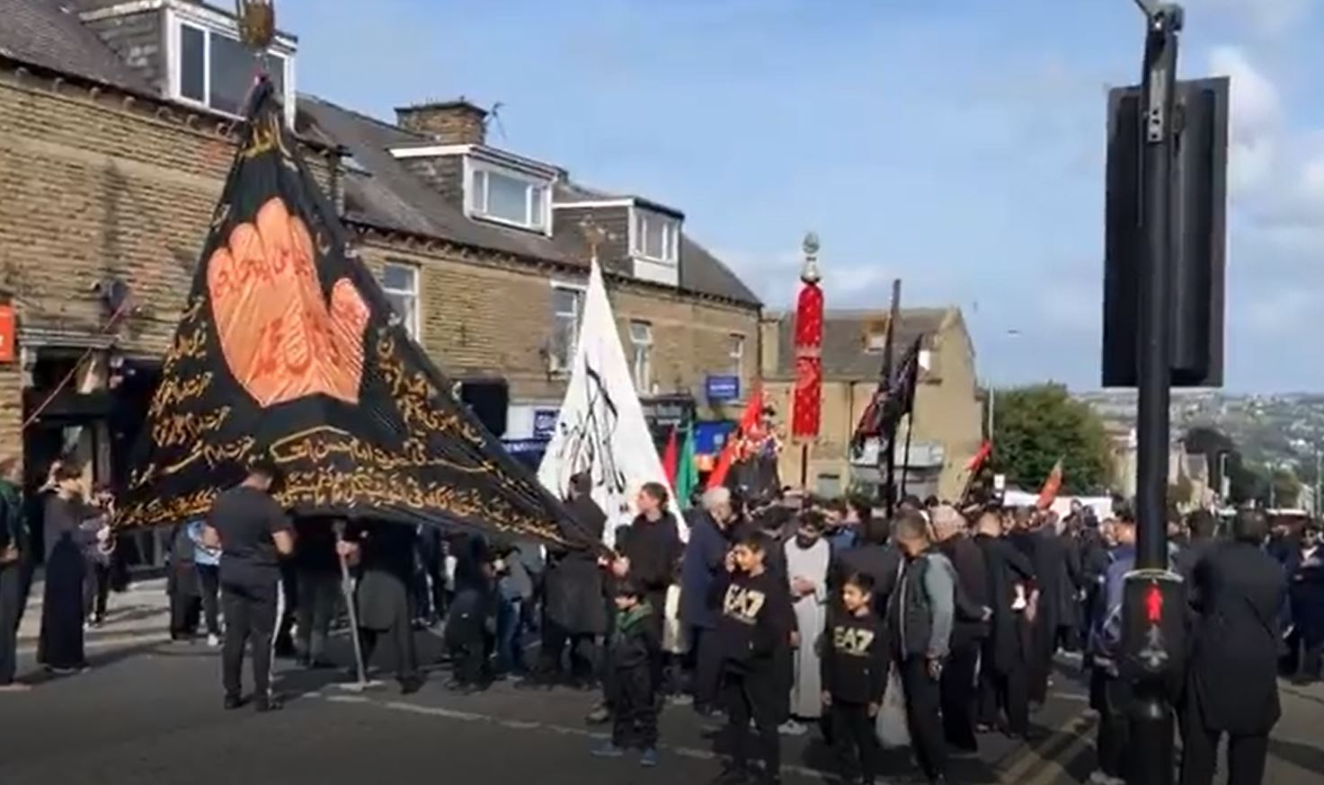 Video: Arbaeen walk in Bradford, England 1446-2024