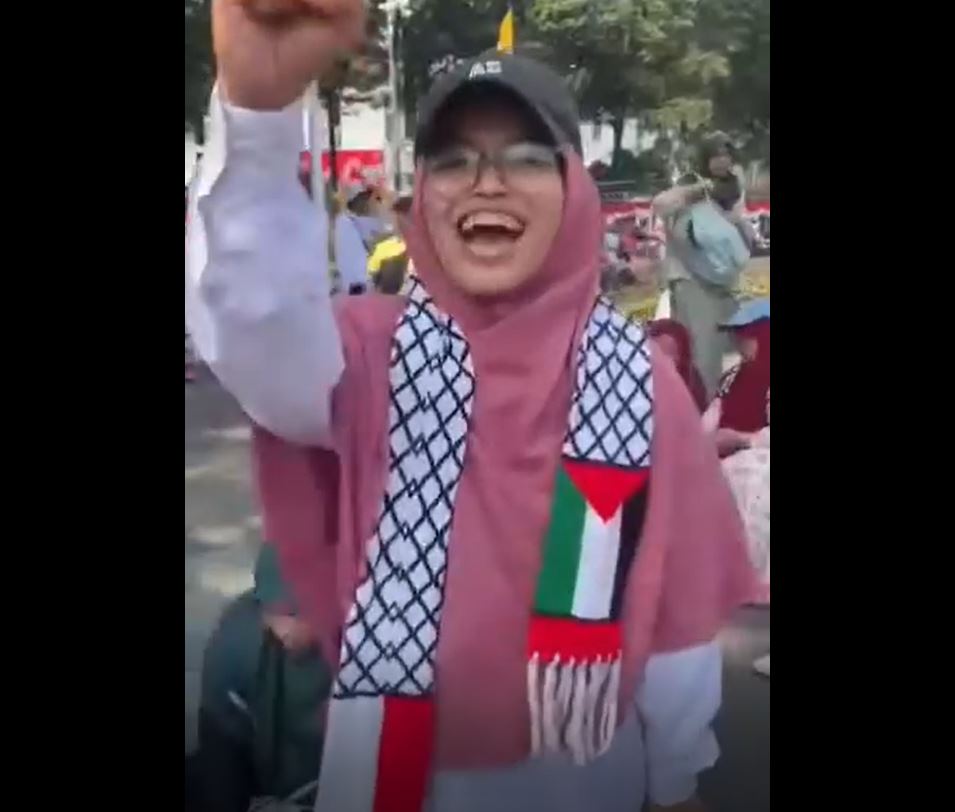 Video: Hundreds protest in solidarity with Palestine, condemn Israeli genocide in Gaza in Jakarta, Indonesia 