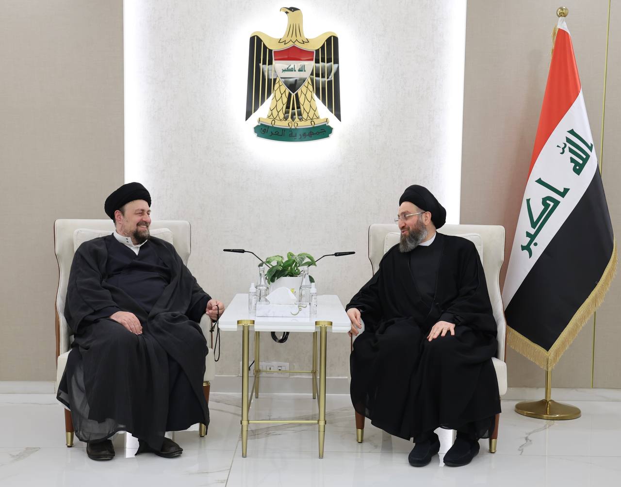 الحكيم لدى استقباله لنجله: استذكرنا سيرة الإمام الراحل ودوره في رعاية الأمة الإسلامية