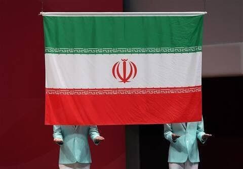 غادر الفریق الرياضي البارألمبي الإيراني إلى باريس من حرم الإمام الرضا علیه السلام، رافعا شعار « الإيمان والتضحية والشرف»