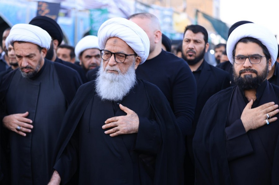 Nakikilahok si Ayatollah Najafi kasama ang mga mananampalataya sa martsa ng Arbaeen Al-Husseini patungo sa Banal na Karbala + mga larawan