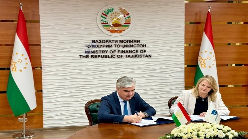 Имзои қарордодҳои кумаки молии Бонки тавсеаи Осиёӣ ба Тоҷикистон