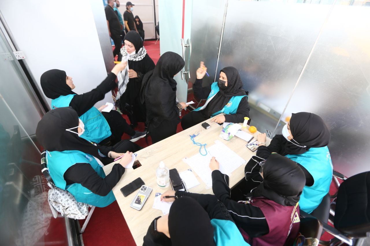 طبيب أمريكي: أجمل شيء بالأربعين هو تقديم الخدمات بلا مقابل بينما في العالم لا خدمات دون مقابل+(صور)