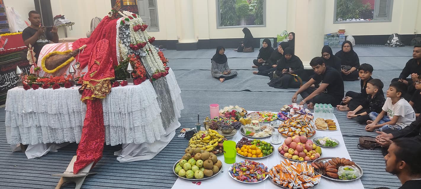 မော်လမြိုင် မြို့ ရှိ မဂိုရှီအဟ် မတ်စ်ဂျစ်ဒ် တွင် ရှက်ဗ်ဘေ အရ်ဗအီးန် ၏ အဇါဒါရီ  ။ ။ Photos