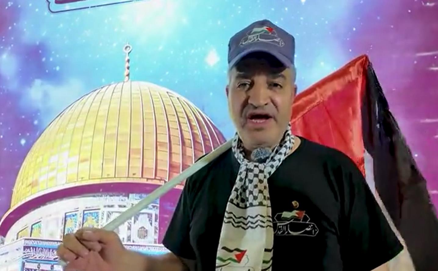 فيديو | أحد مشاركين في زيارة الأربعين: نقرأ من خلال مظلومية الإمام الحسين(ع) مظلومية شعب فلسطين