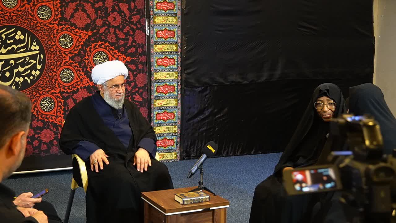 Ayatollah Ramezani ameheshimu na kutukuza huduma za Mwanajihadi Mke wa Sheikh Zakzaky + Video