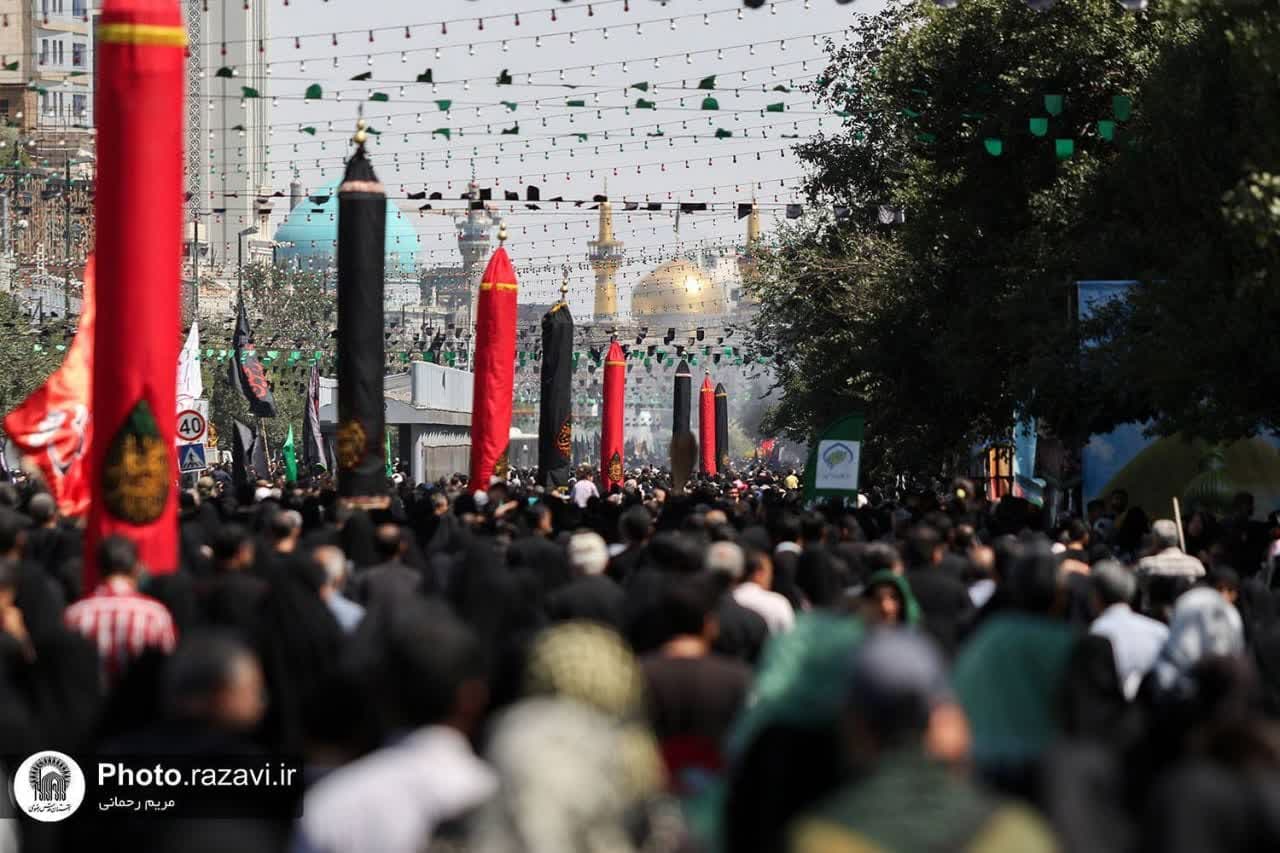 الحرم الرضوي الطاهر مكان لإجتماع من لم یستطع المشارکة في المسیرة الأربعينية