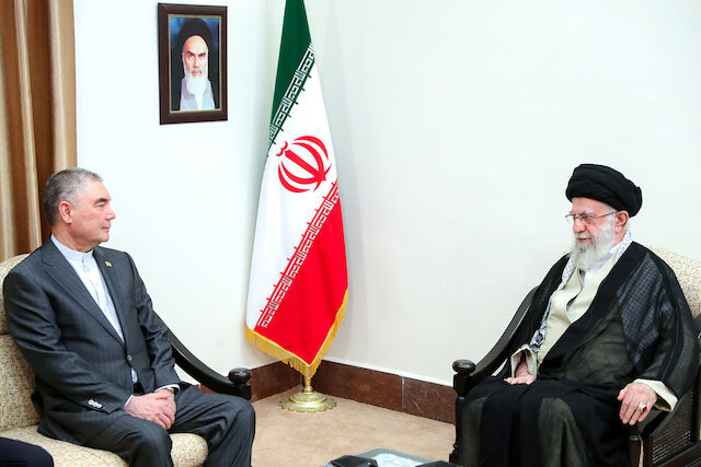 Imam Khamenei: Expanding relations with Turkmenistan a top priority