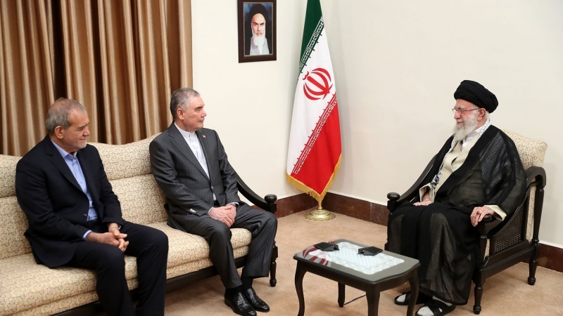 イラン最高指導者「共通の目的に基づく関係はイランとトルクメニスタンの利益」