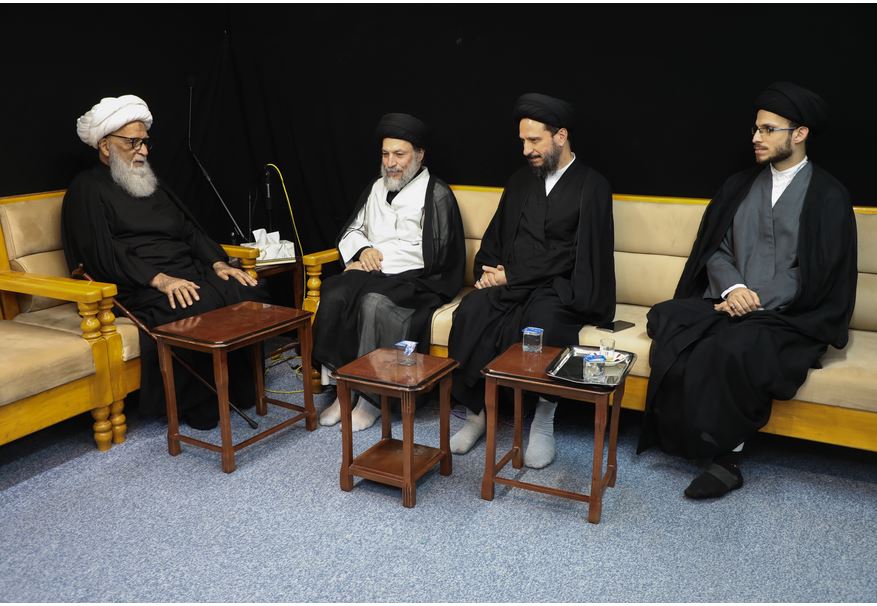 آية الله النجفي يستقبل السيد رياض الحكيم ‏والوفد المرافق له