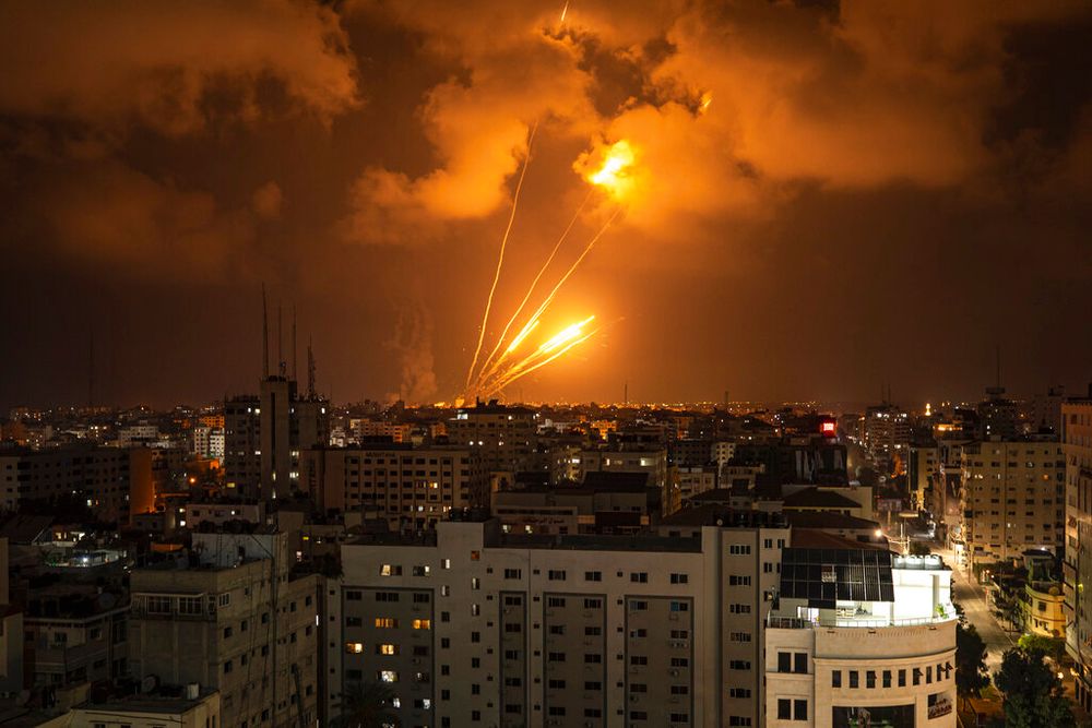 Ibinomba ng Islamikong Resistance ang Zionista, sa Beit Hillal sa unang pagkakataon gamit ang dose-dosenang mga rocket ng Katyusha