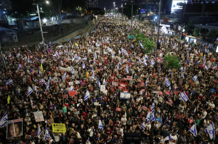 Israelis hold anti-regime demo amid escalating regional tensions