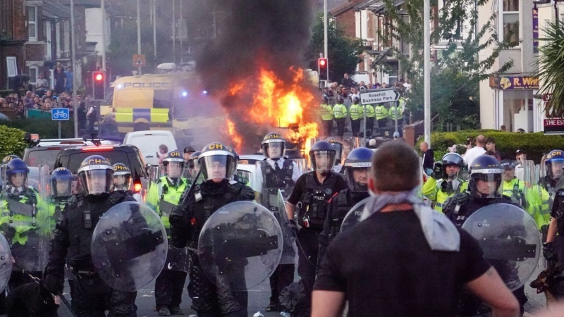 Von welchen Strömungen wird antimuslimischer Rassismus in England vorangetrieben?