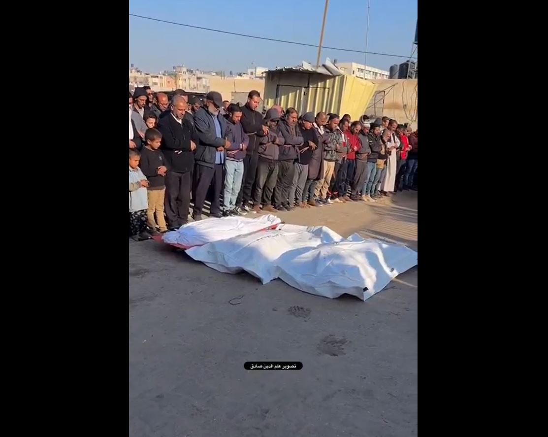 Video: Palestinians pray for victims of recent Israeli massacres in Khan Younis, Gaza