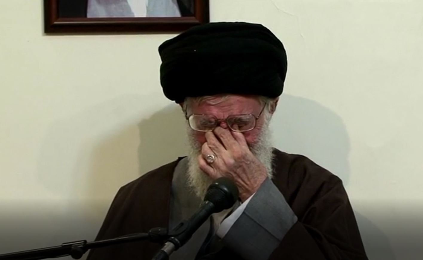 Imam Khamenei: Wishing for martyrdom... I wish our death would be like the death of your children.. / Video