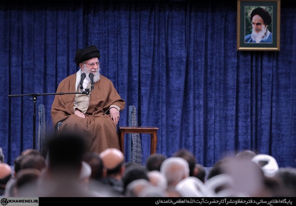 Imam Khamenei O Líder da Revolução explicou as lições e advertências do incidente na Síria