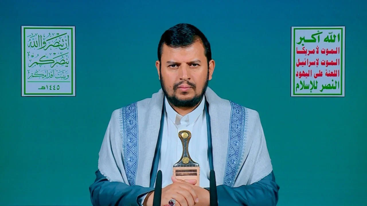 السيد عبد الملك: طالما أن العدوان الصهيوني يستهدف بلدًا عربيًا وشعبًا مسلما فنحن إلى جانب هذا البلد
