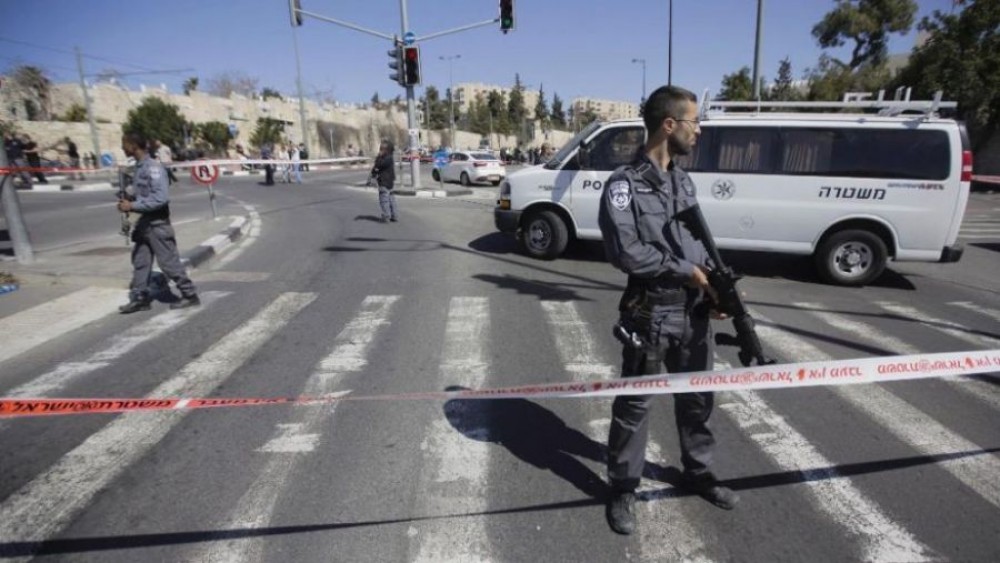 فیديو | استنفار أمني في شارع رقم 1 بين القدس و"تل أبيب" خشية من نية أحد المقاومين تنفيذ عملية