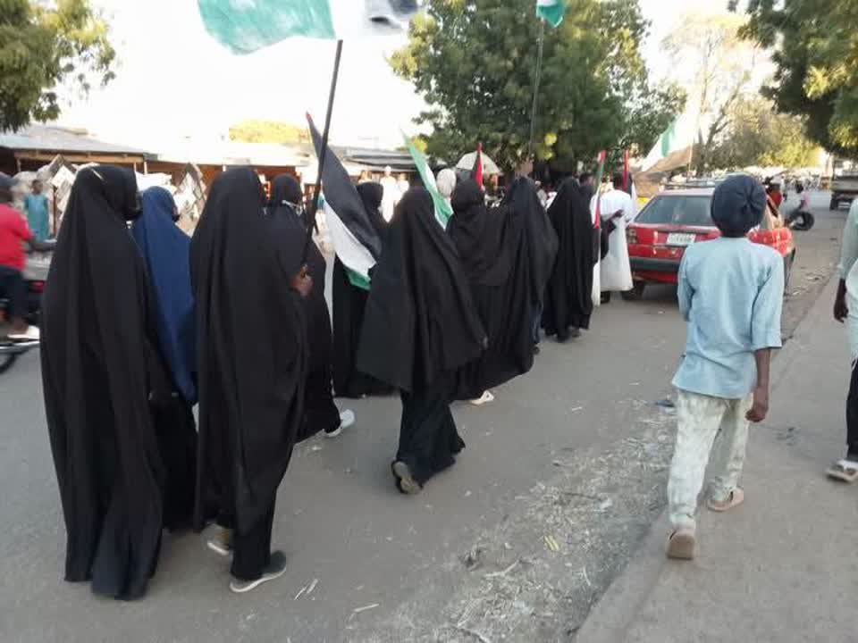 Nigeriyanın “Katsina” şəhərində Zaria Soyqırımı şəhidlərinin xatirəsi ilə əlaqədar etiraz yürüşü / Foto