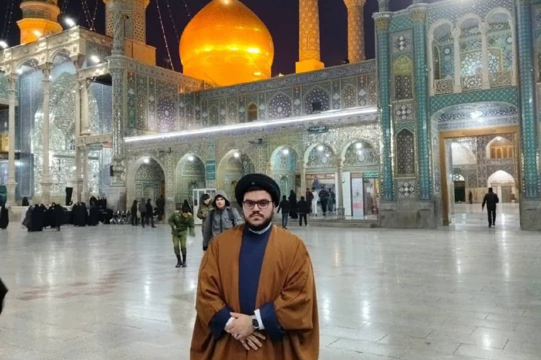 Martyr Nasrallah's son wears turban of his father by blessed hands of Supreme Leader