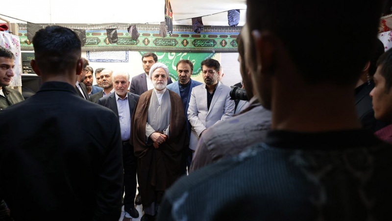 イランにおける受刑者数千人の釈放とテロリスト3人の死刑判決をめぐるニュース