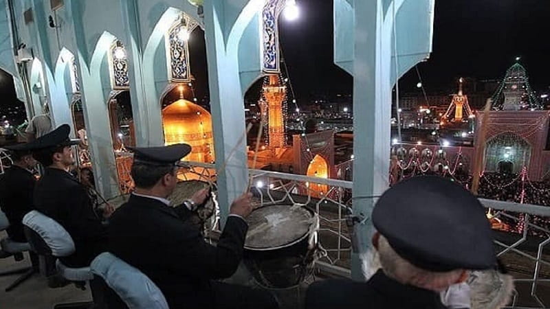فیديو |  ضرب نقارة الفرح والابتهاج في حرم الإمام الرضا(ع) بمناسبة ذكرى ولادة السيدة الزهراء(ع)