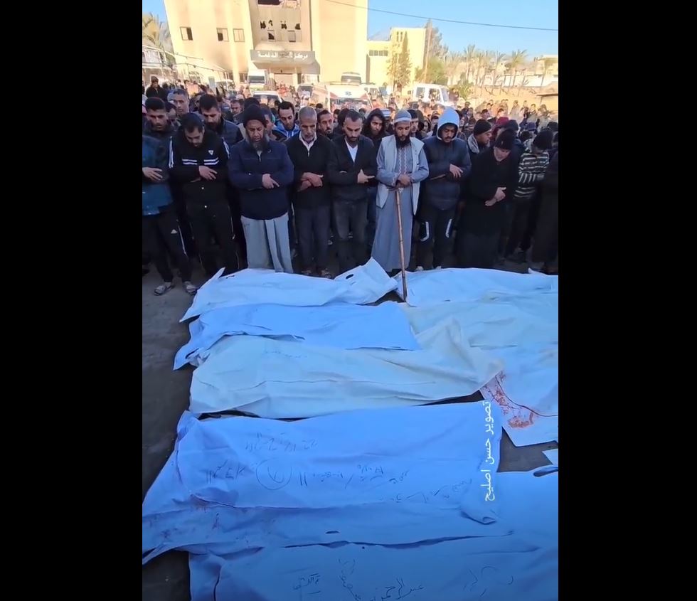 Video: Funeral prayer for 17 Palestinians martyred in Israeli airstrikes on Khan Younis ,southern Gaza 
