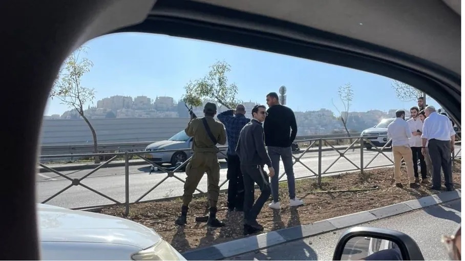 Palestinian martyred by Israeli occupation forces gunfire northeast of Al-Quds