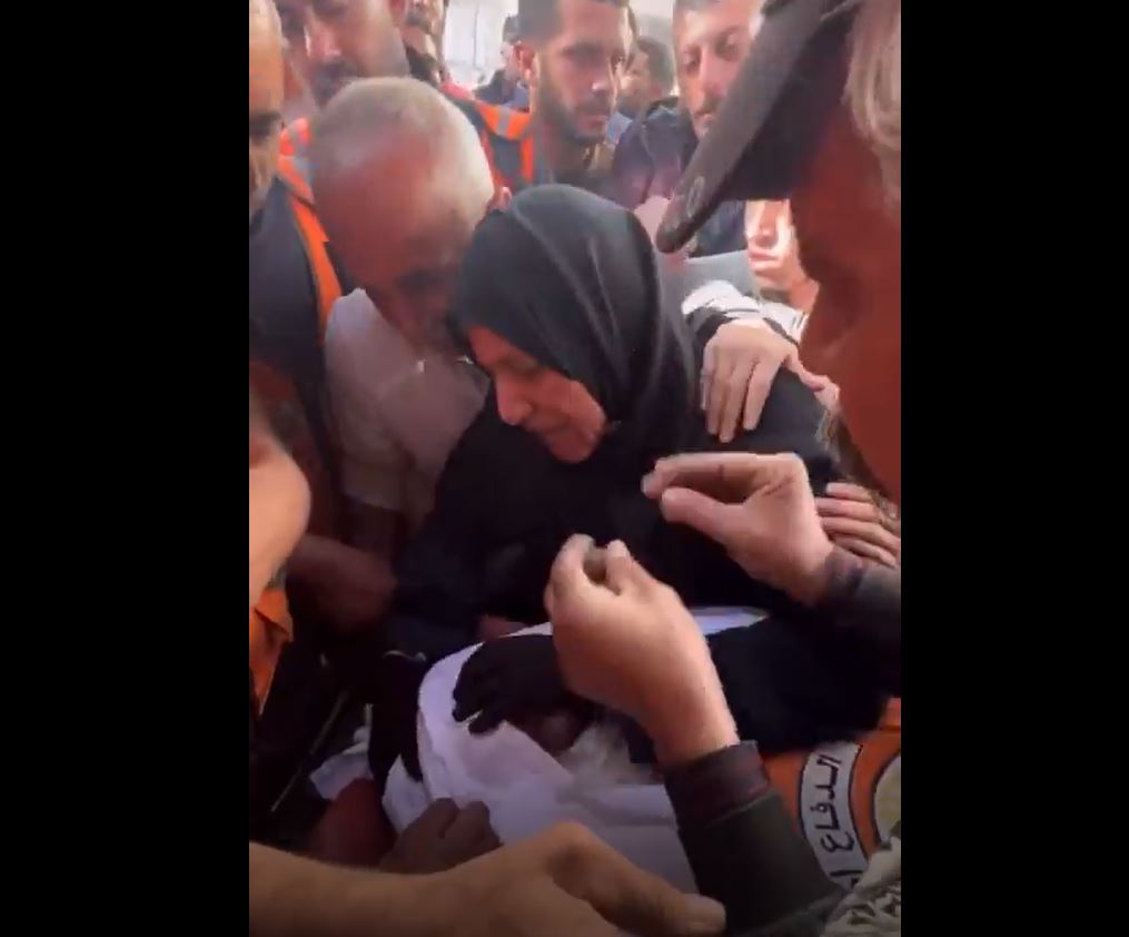 Video: Palestinian mother mourns her son martyred along with his son in Israeli airstrike in east Gaza 