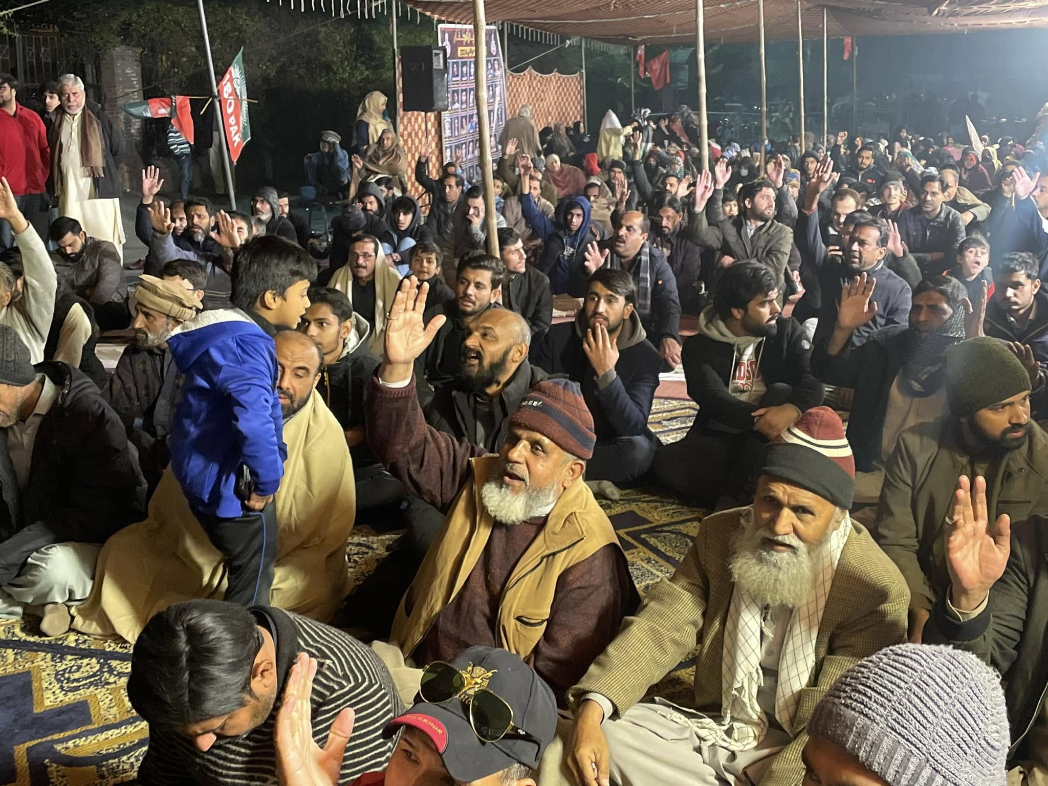 Photos: Sit-in continuous for 2nd night in front of Press Club of Lahore, Pakistan against Shia killings in Parachinar